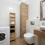 Spacious In With Large Terrace And 2 Parking Spaces By Renters