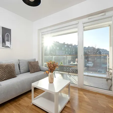 Spacious In With Large Terrace And 2 Parking Spaces By Renters *