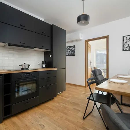Spacious In With Large Terrace And 2 Parking Spaces By Renters * Breslavia