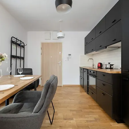 Spacious In With Large Terrace And 2 Parking Spaces By Renters ורוצלב