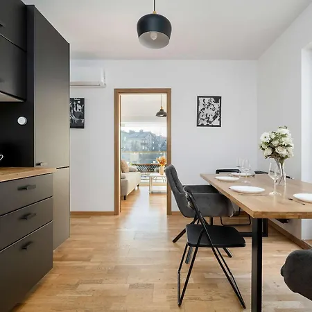 דירה Spacious In With Large Terrace And 2 Parking Spaces By Renters