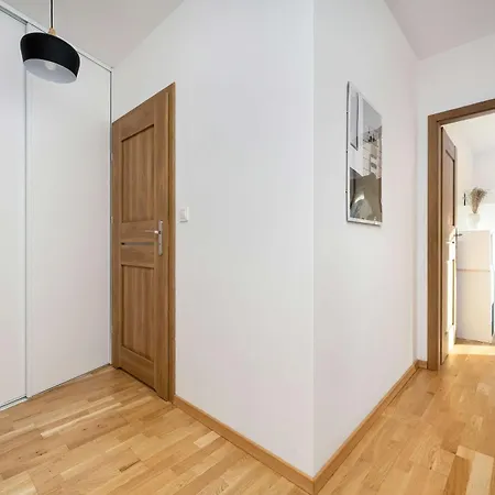 Appartement Spacious In With Large Terrace And 2 Parking Spaces By Renters Wrocław