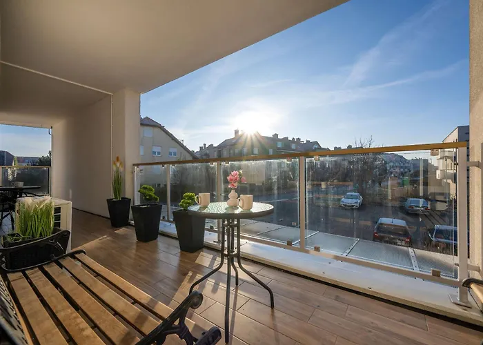 Spacious In With Large Terrace And 2 Parking Spaces By Renters