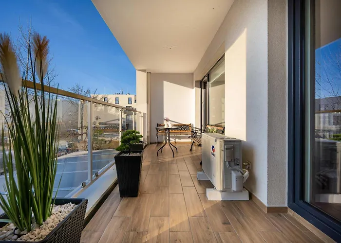 Apartment Spacious In With Large Terrace And 2 Parking Spaces By Renters